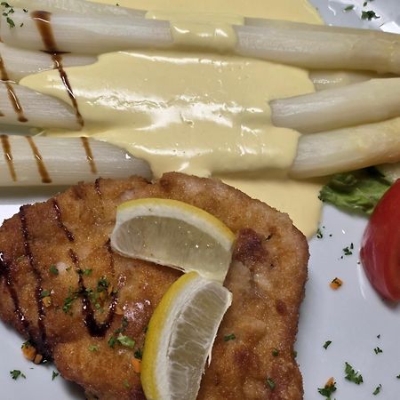 Hotel Restaurant Adler Buehlertal エクステリア 写真